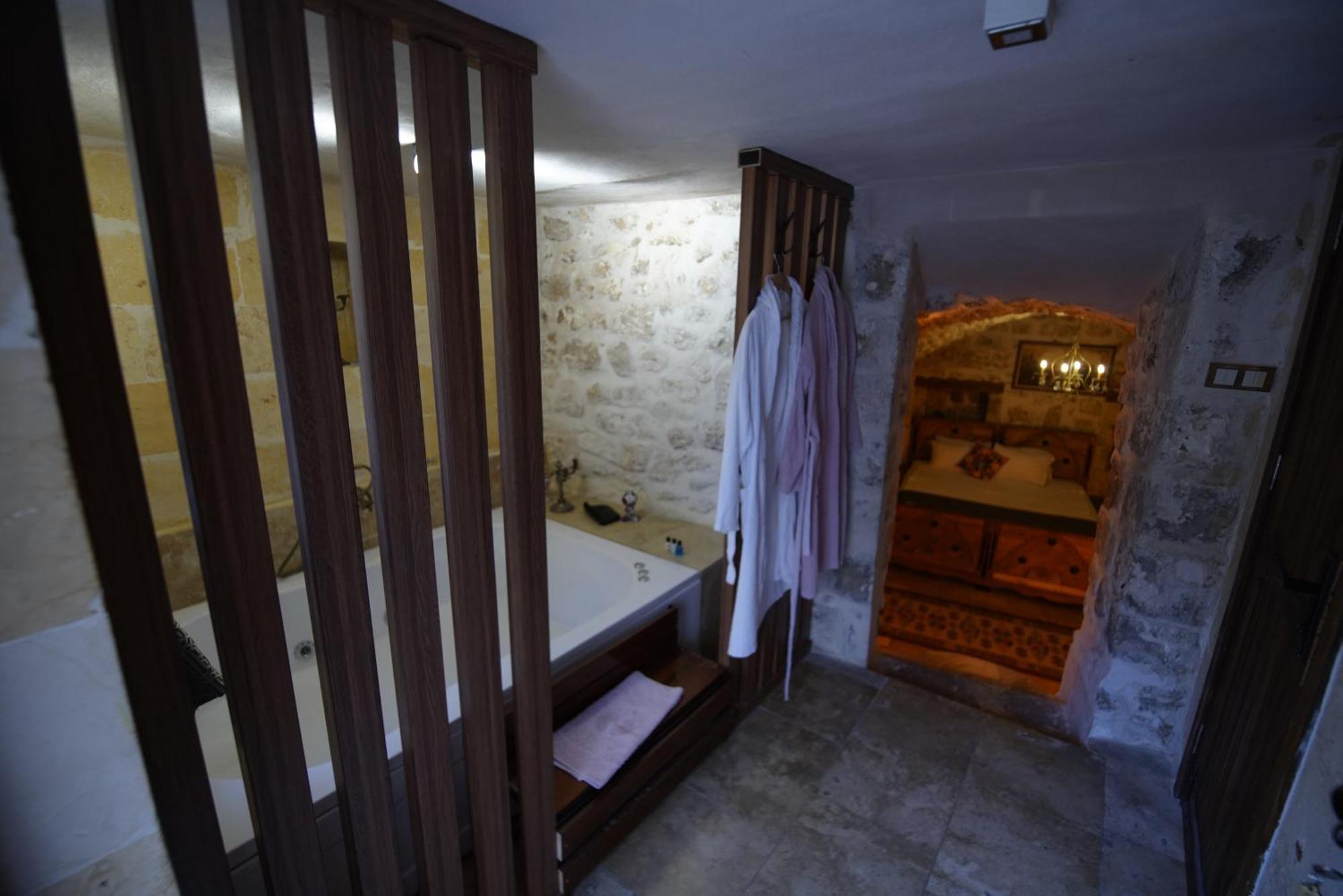 Babil Antique Hotel ชานลูร์ฟา ภายนอก รูปภาพ